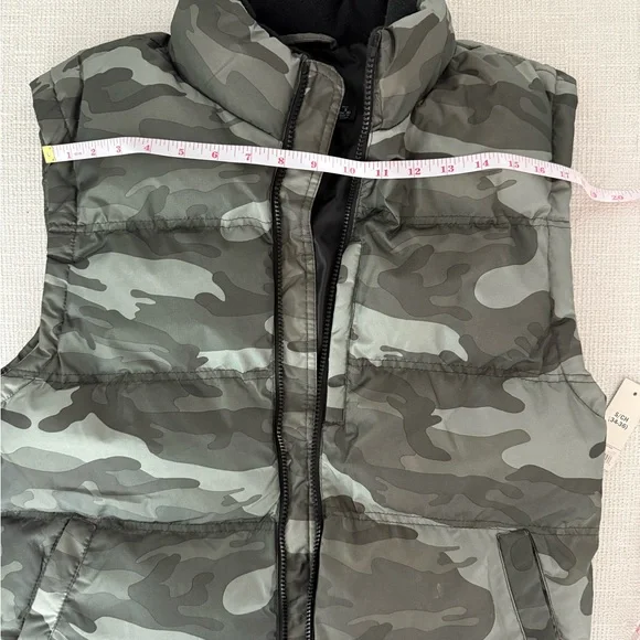 Faded Glory Camouflage Puffer Vest - Picture 7 of 8